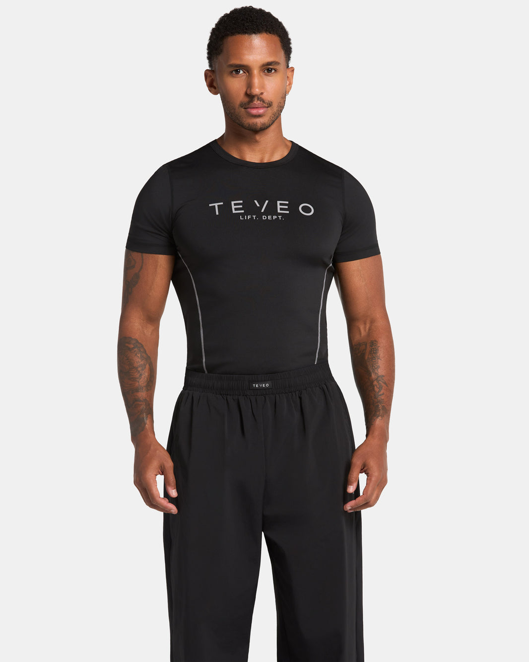 LIFT. DEPT. Fitted T-Shirt "Schwarz"