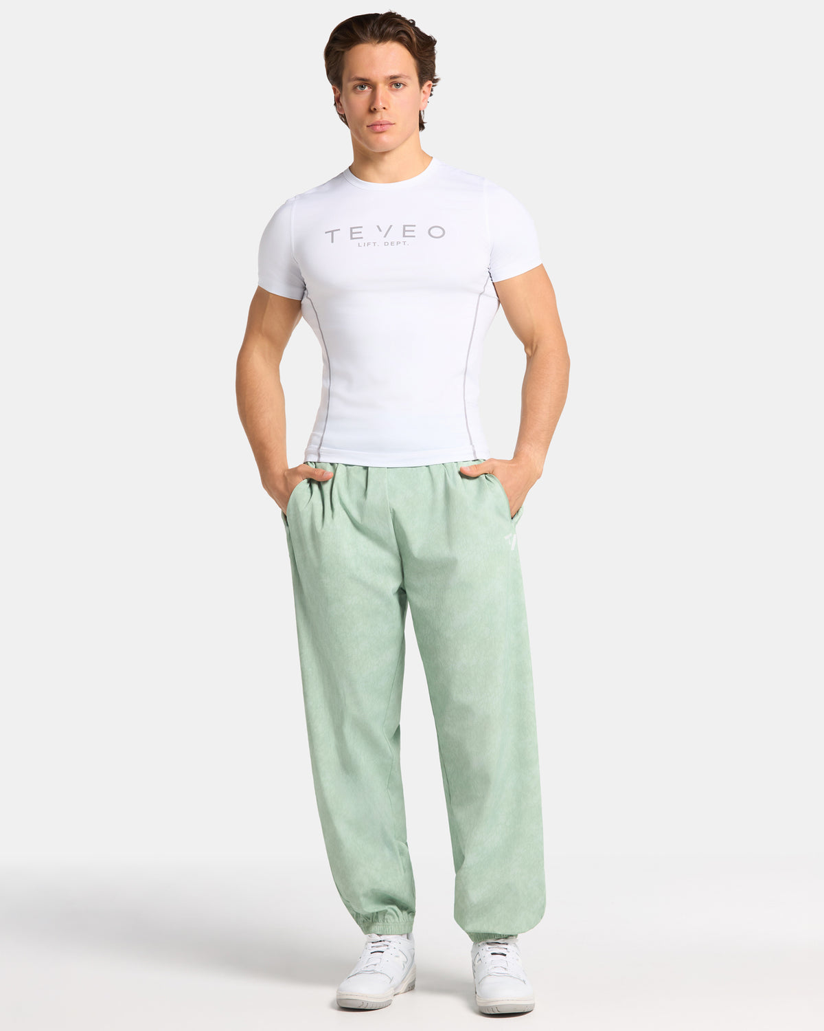 LIFT. DEPT. Fitted T-Shirt "Weiß"