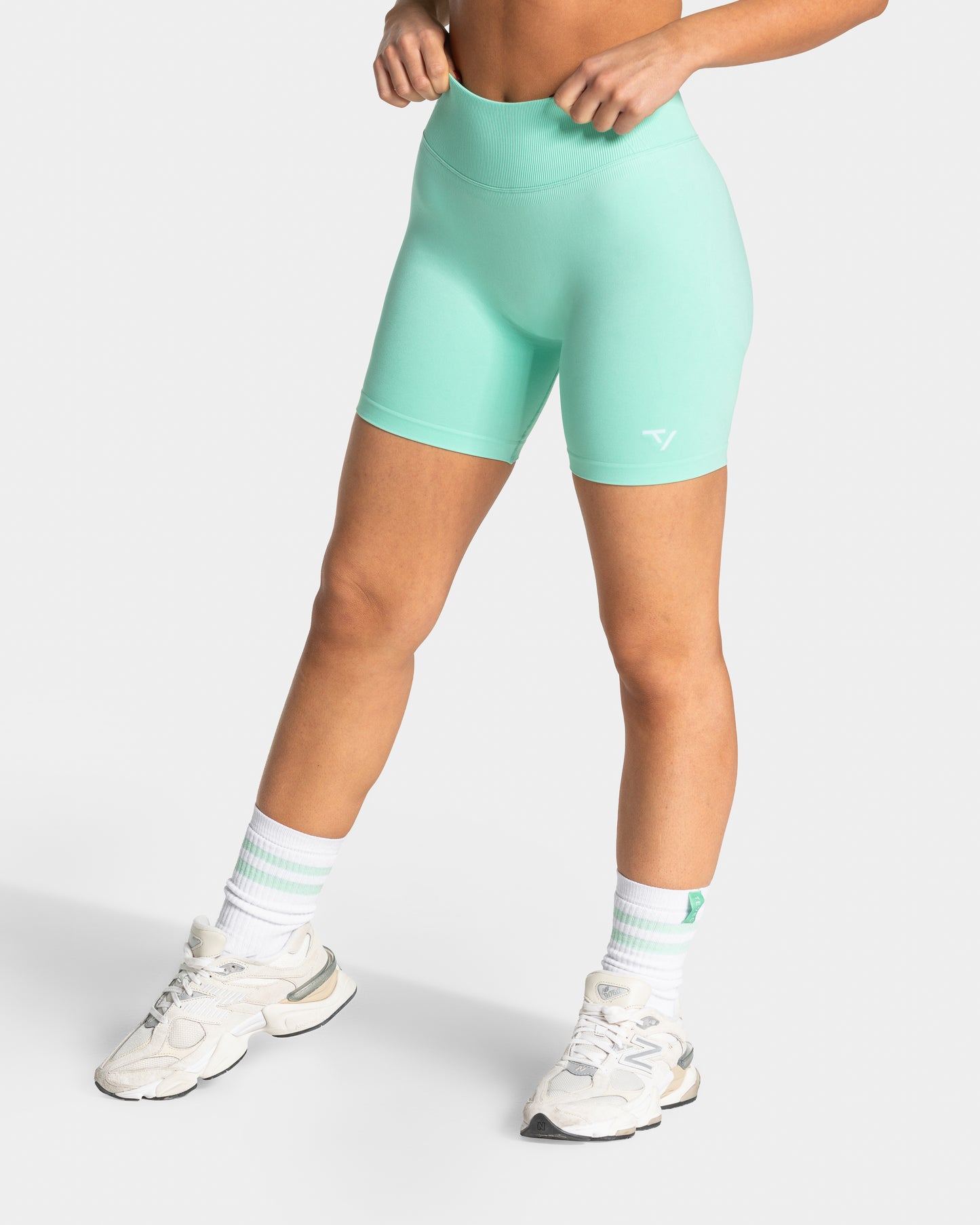 Shorts Lift Sculpt Scrunch “Mint"