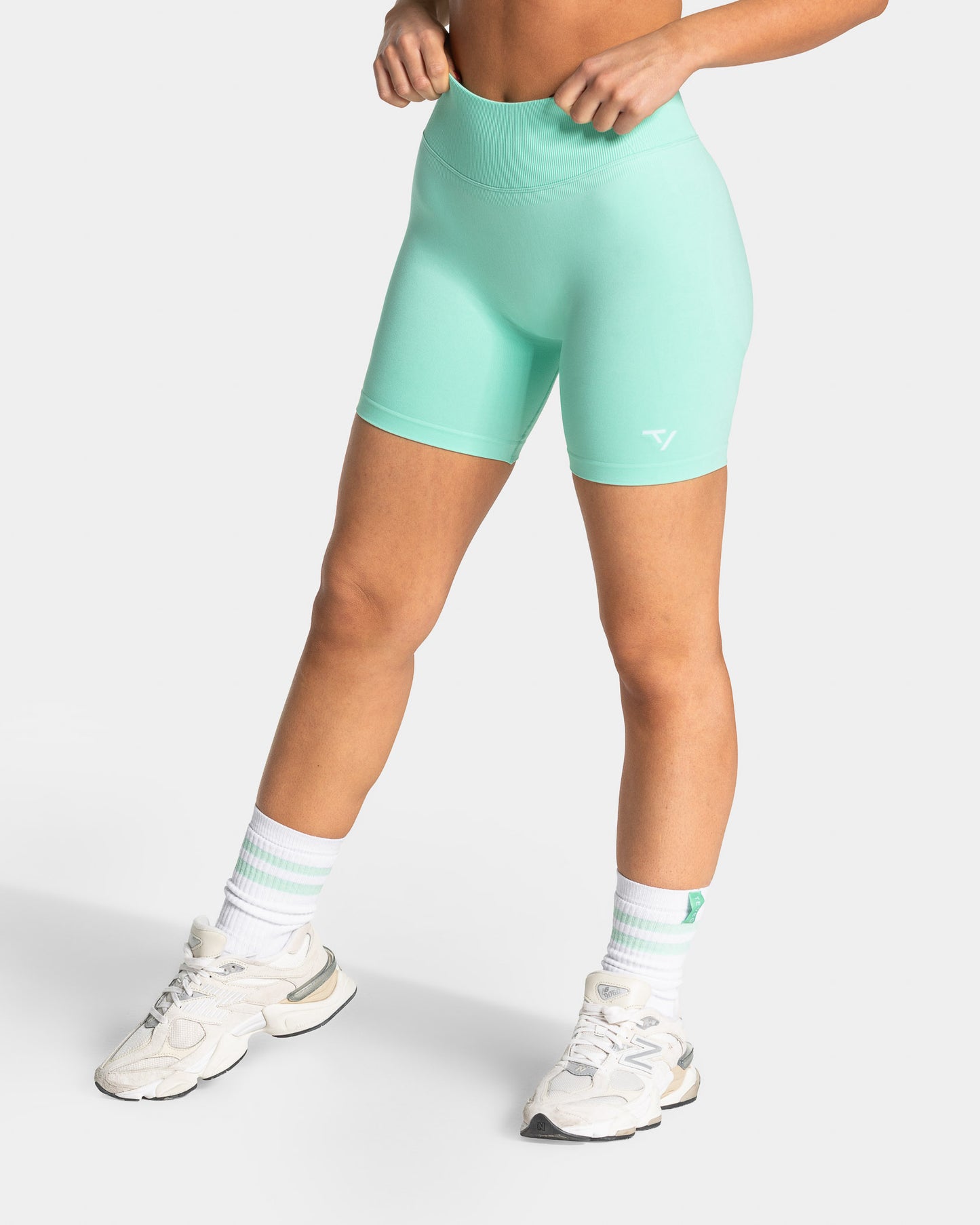 Lift Sculpt Scrunch Shorts ‘Mint’