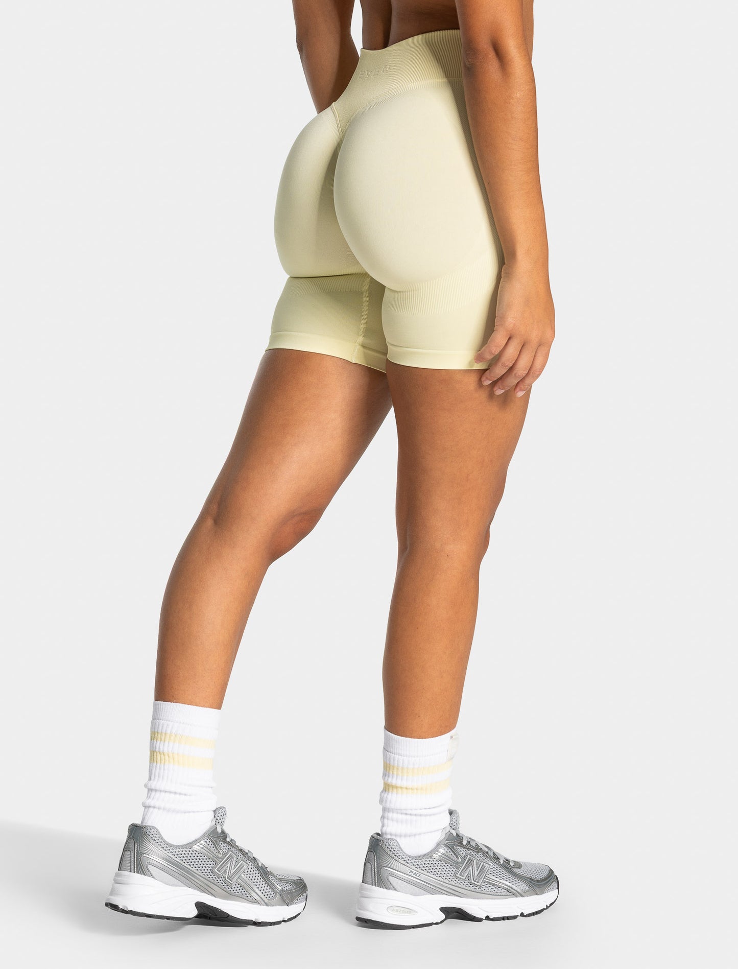 Szorty Lift Sculpt Scrunch „Butter Yellow”