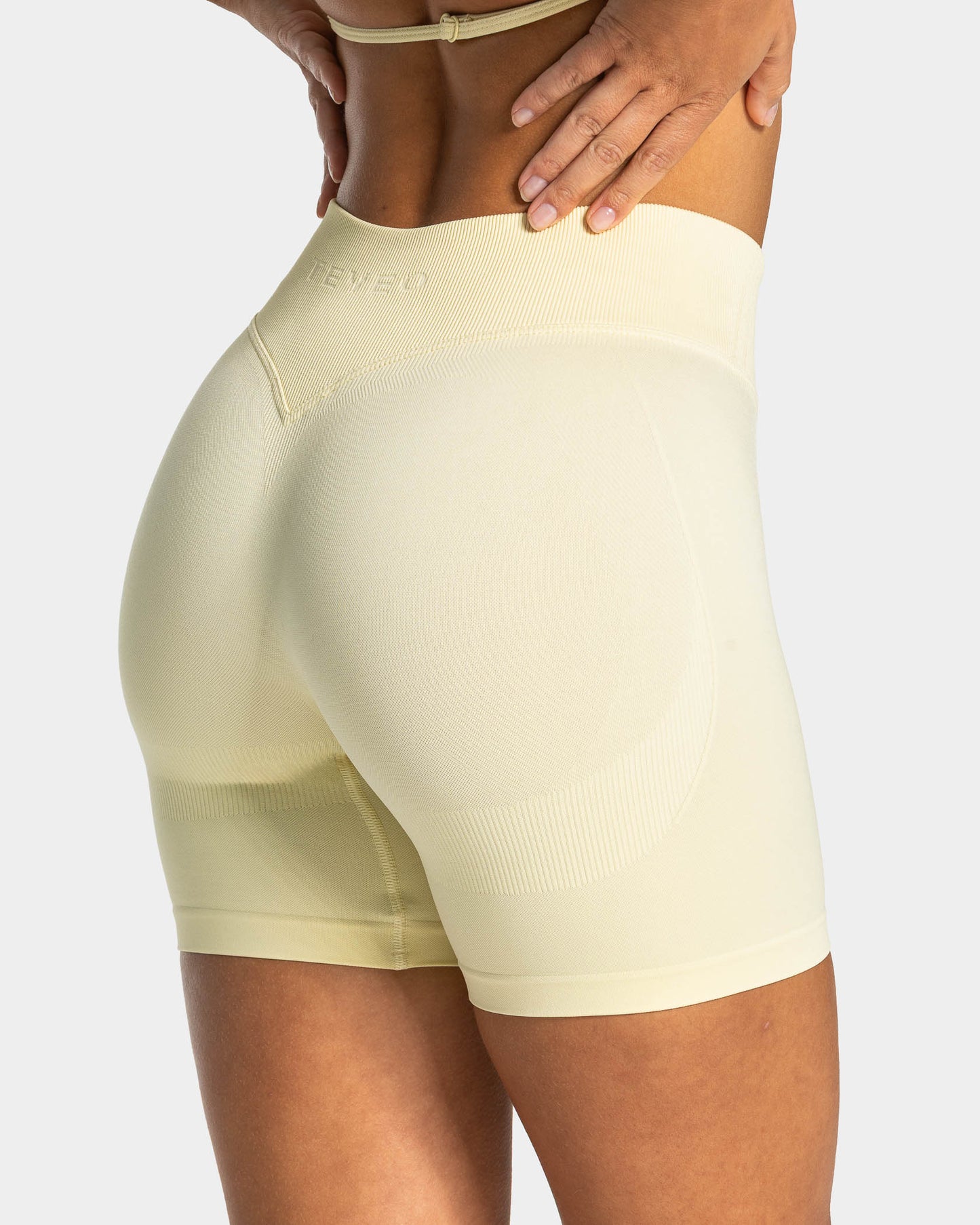 Lift Shorts ‘Butter Yellow’