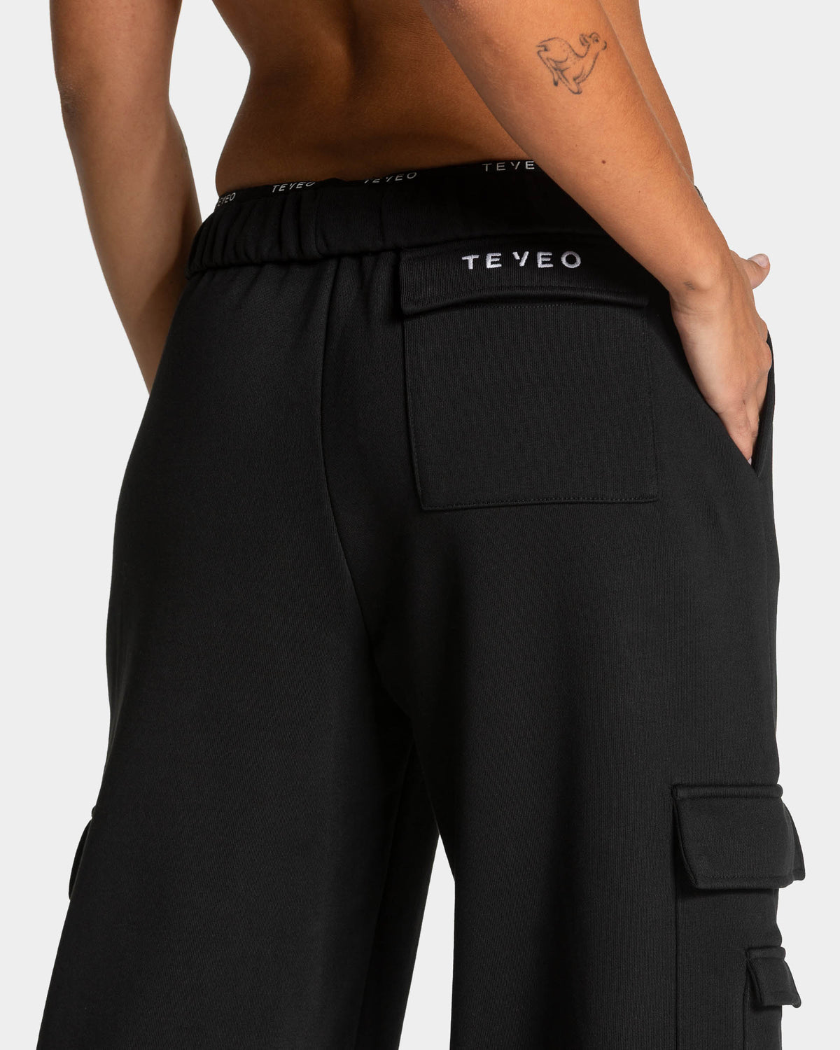 Lift Wide Leg Cargo Joggers ‘Black’