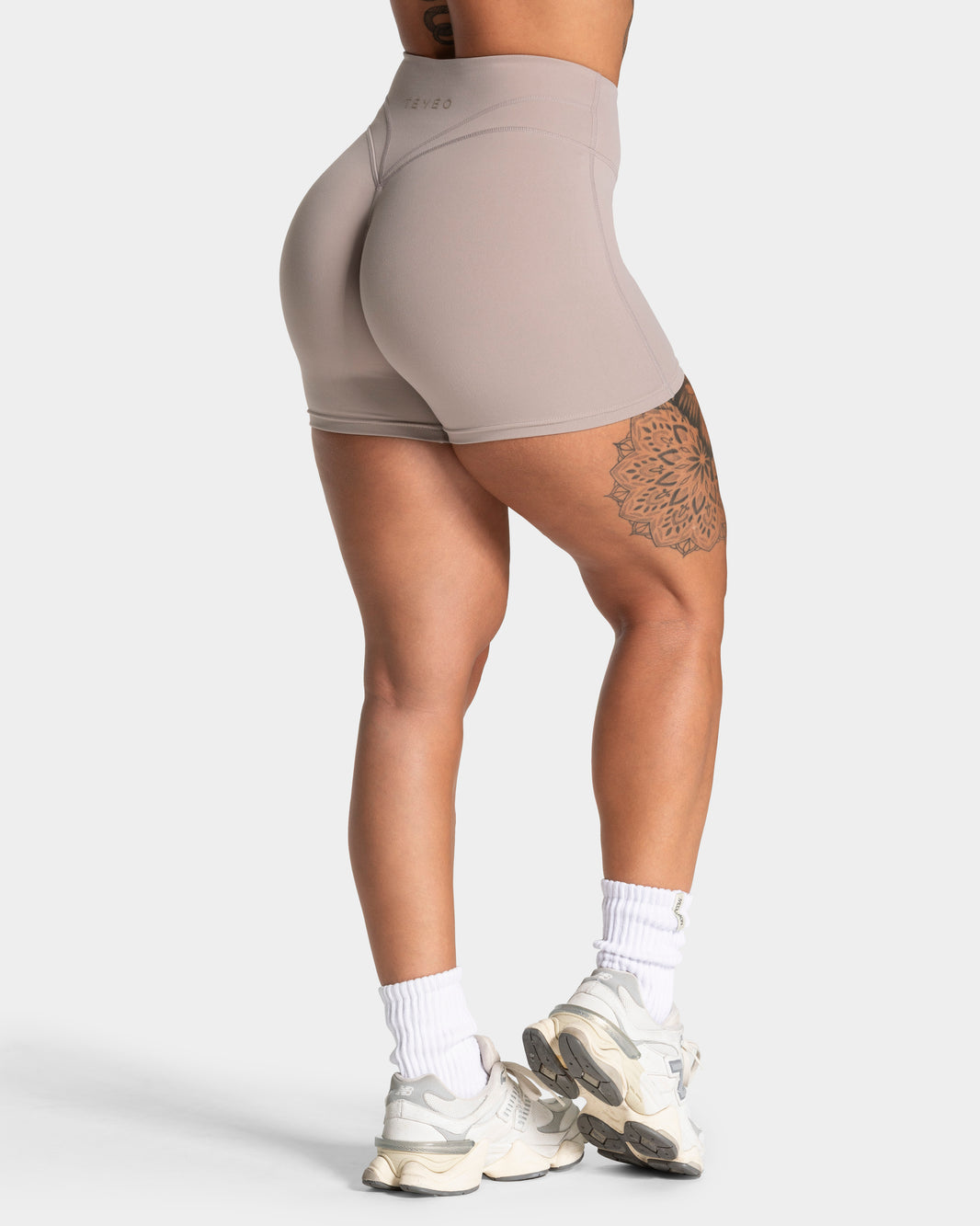 Luxmotion Sculpt Scrunch Shorts ‘Stone’
