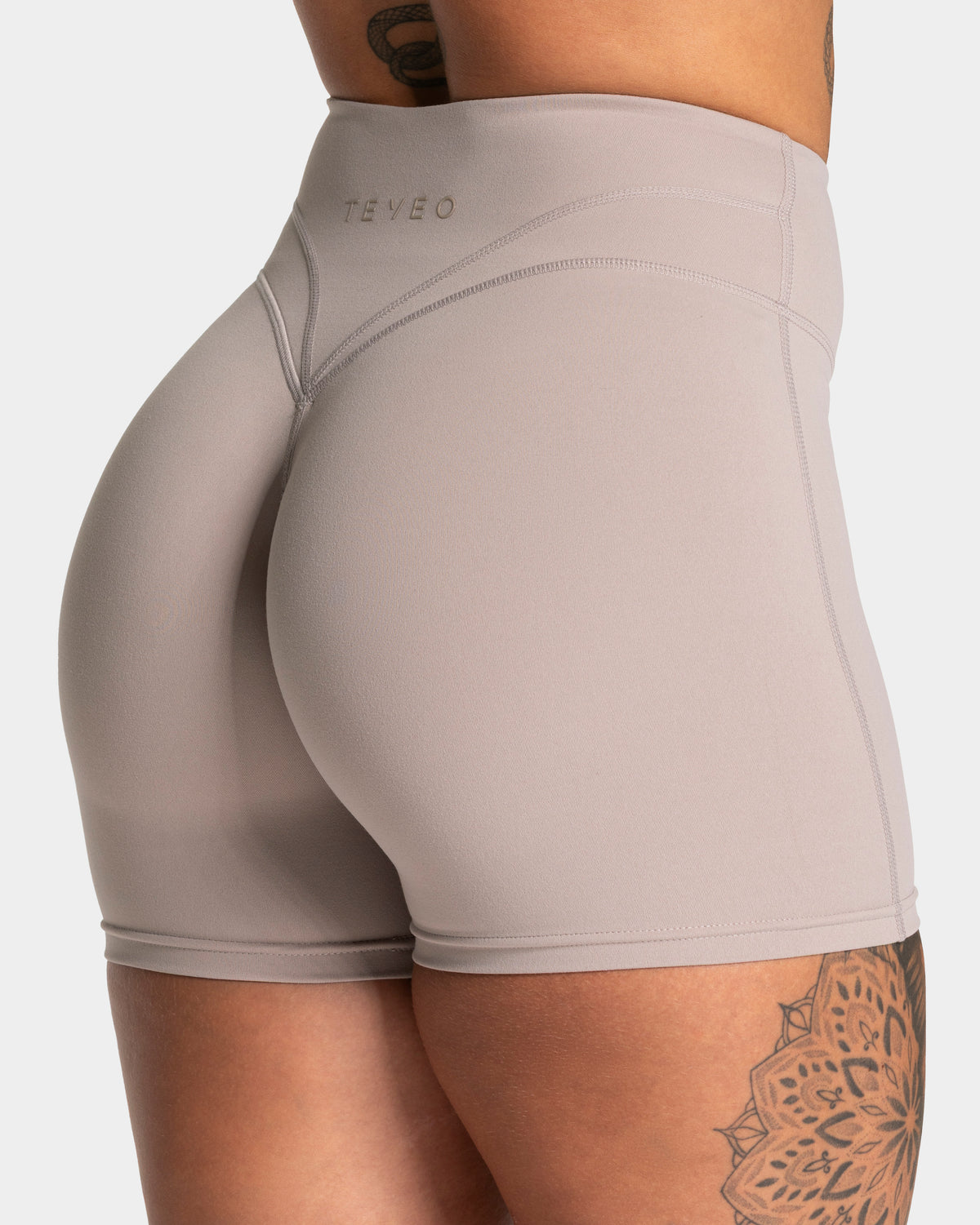 Luxmotion Sculpt Scrunch Shorts ‘Stone’