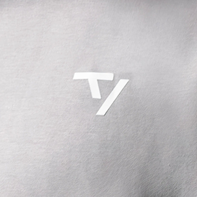 PRI_M_Sweater3_Logo