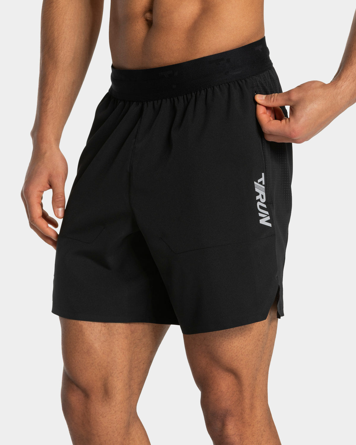 Shorts RUN 7 Inch “Nero"