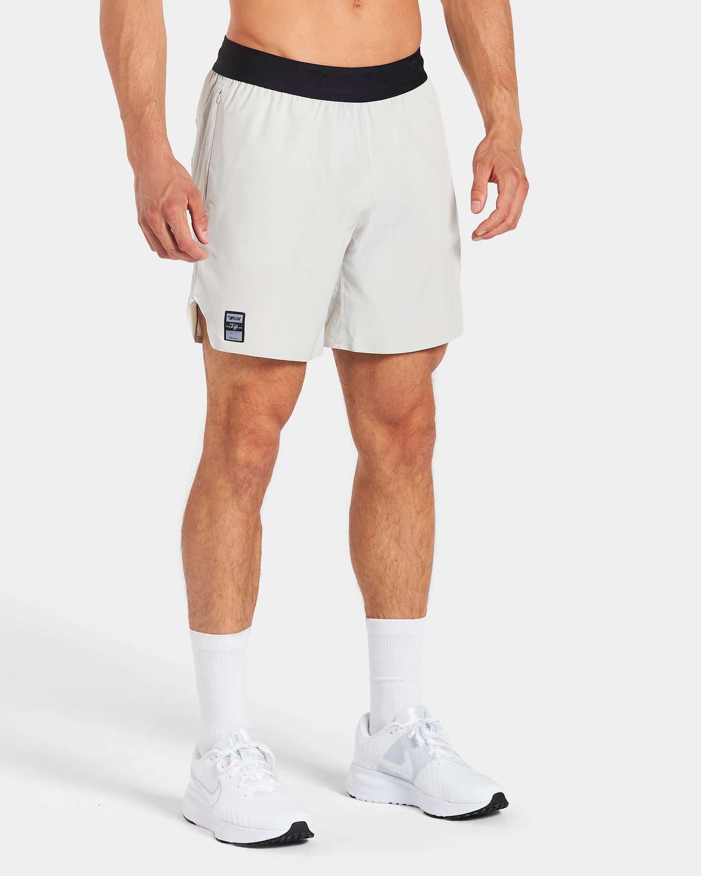 RUN Shorts 7 Inch "Hellgrau"