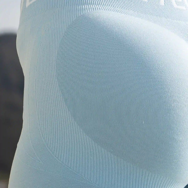 SIG_W_Scrunch-Shorts2_Kontur