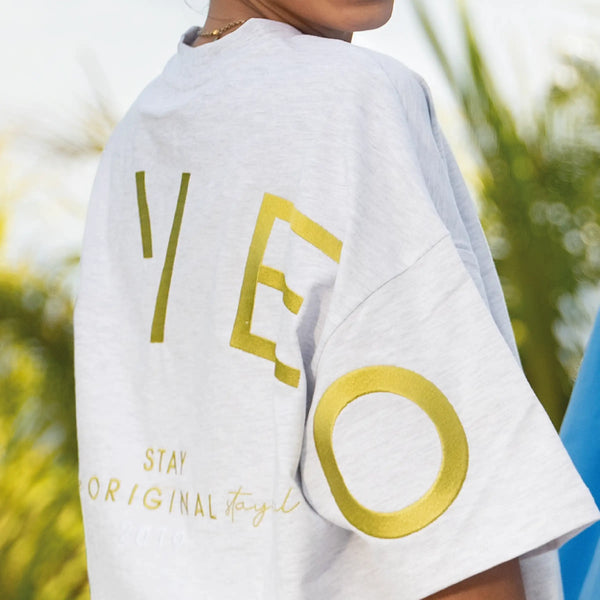 SIG_W_Oversized-Shirt1_Schultern