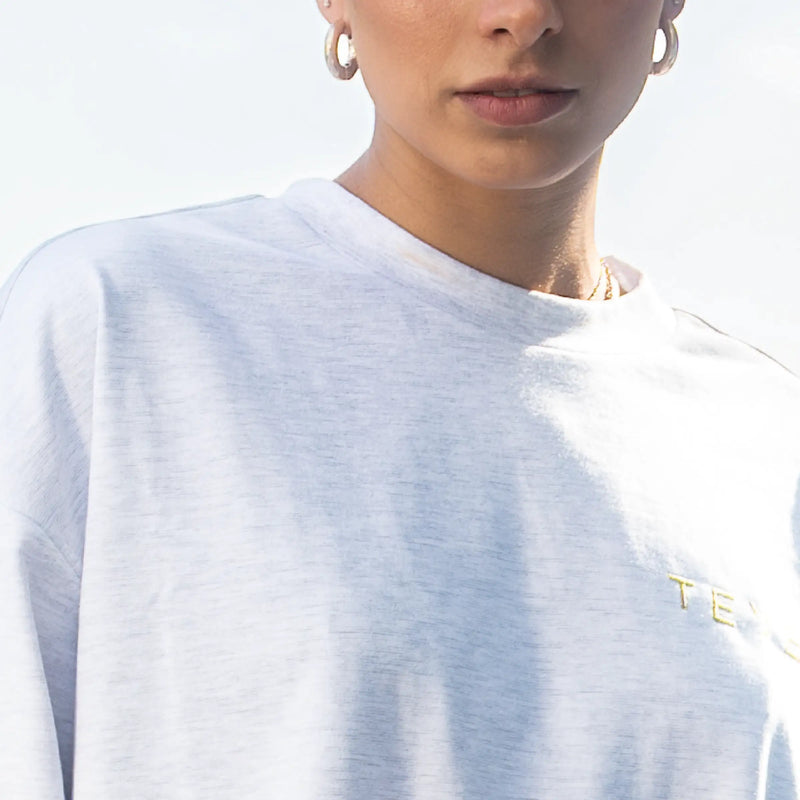 SIG_W_Oversized-Shirt2_Neckline