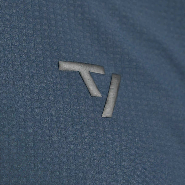 SOFT_M_Polo3_Kontrast Logo-Details