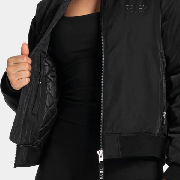 SOF_W_Studio-Bomberjacke2_Tasche