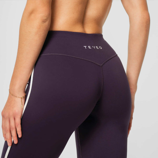 SOFT_W_Flared-Leggings1_Scrunch