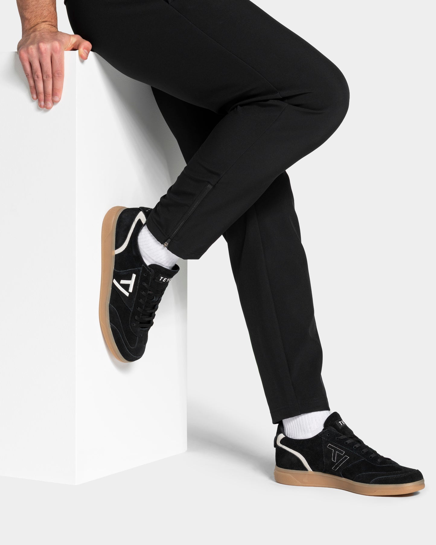 Classic Sneakers Men ‘Black-Off-White’