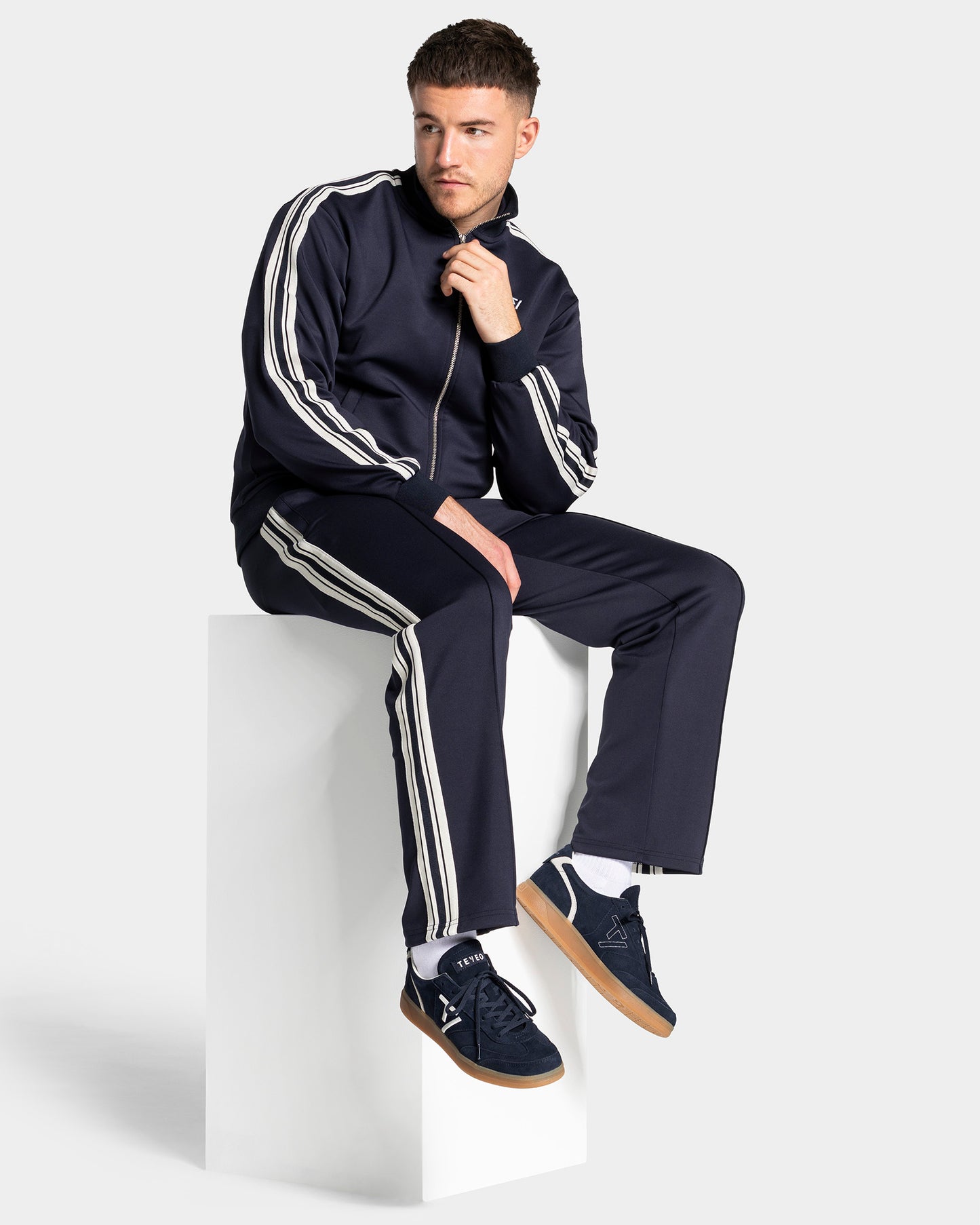 Baskets Classic Homme « Midnight/blanc cassé »