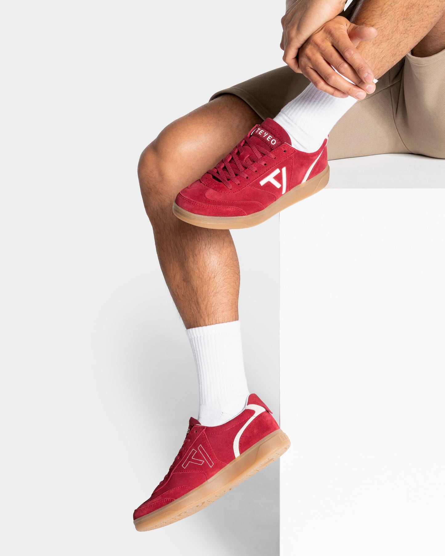 Classic Sneakers Men ‘Burgundy-Off-White’