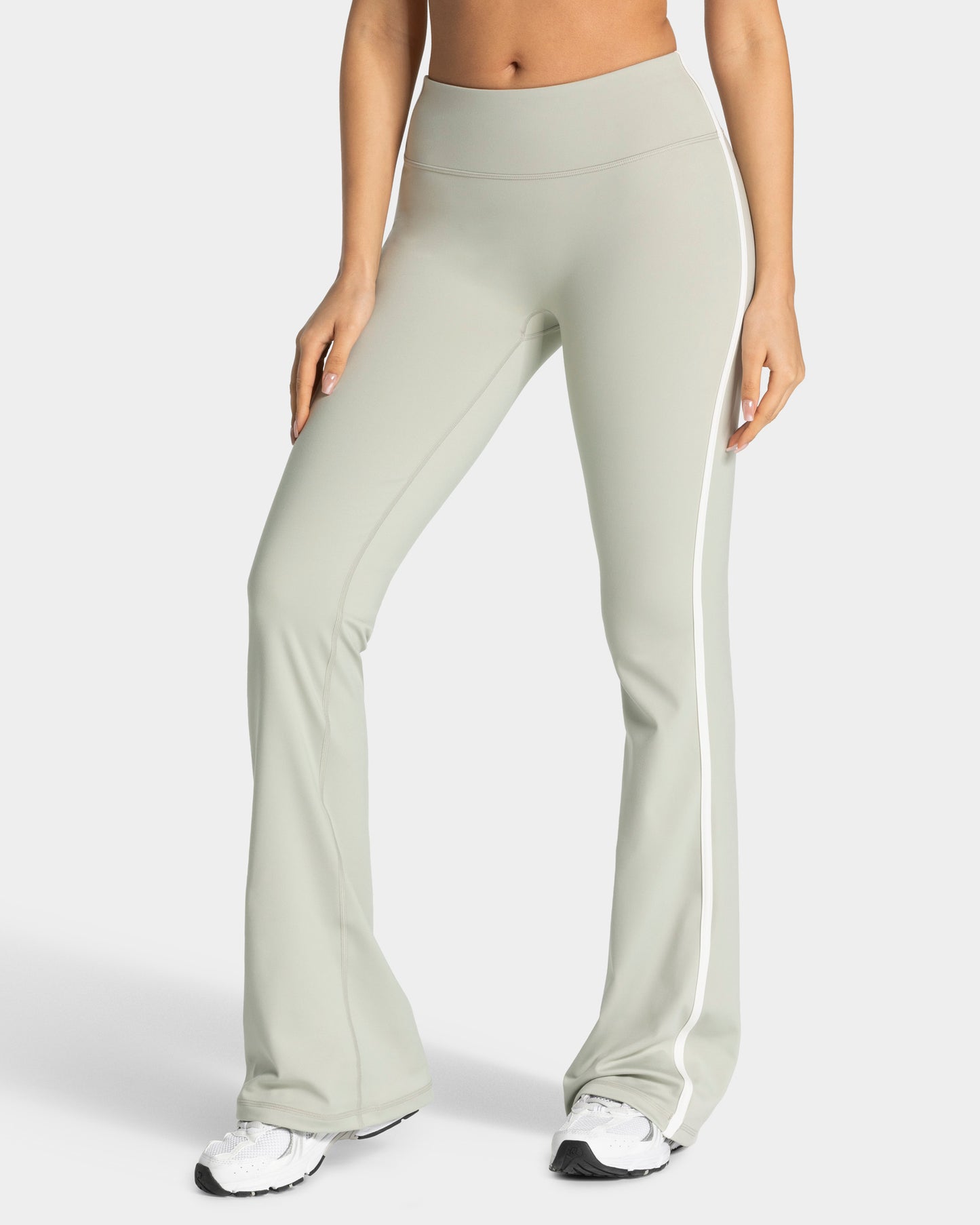 Soft Flared Leggings – Regular ‘Pistachio’