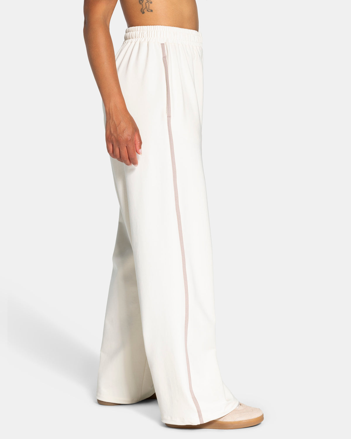 Soft Wide Leg Joggers – Regular ‘Off-White’