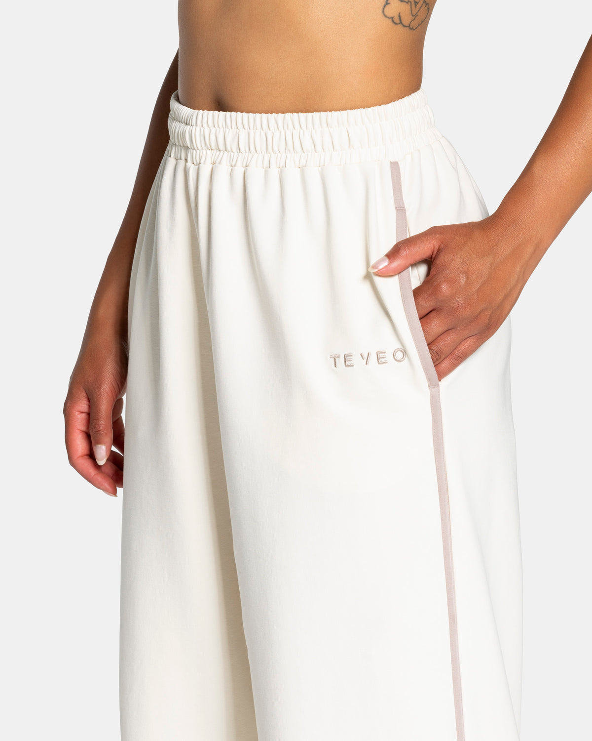 Soft Wide Leg Joggers – Regular ‘Off-White’