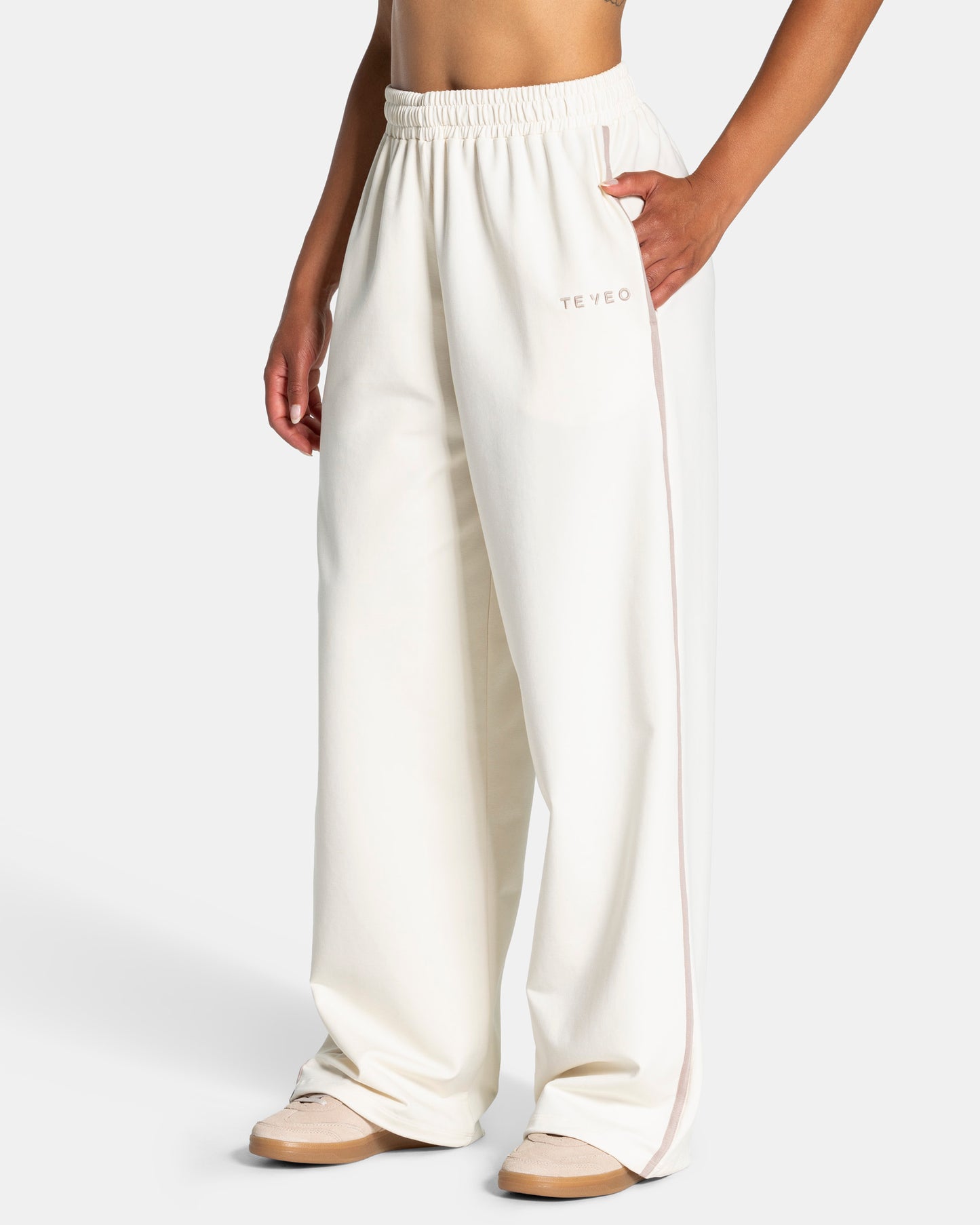 Soft Wide Leg Jogger Regular "Off White"