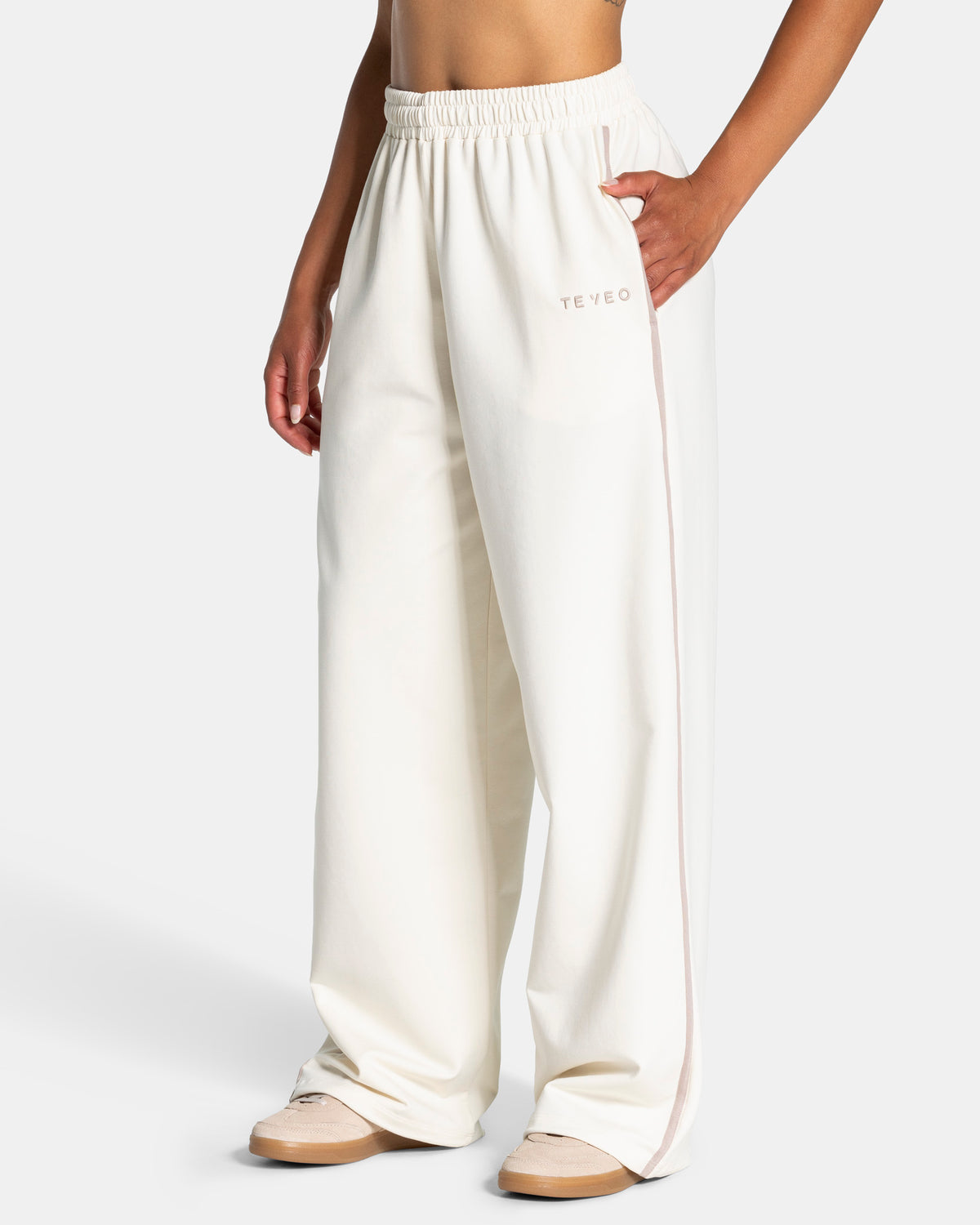 Soft Wide Leg Joggers – Regular ‘Off-White’