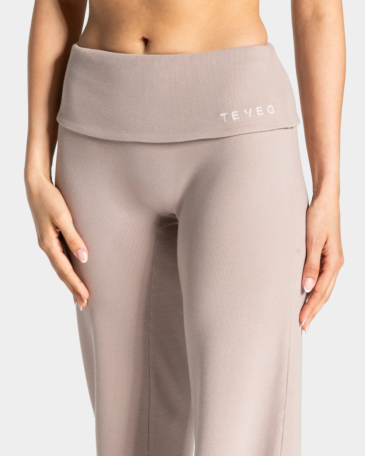 Pantalon côtelé à jambe droite longue Soft Foldover « Cappuccino »