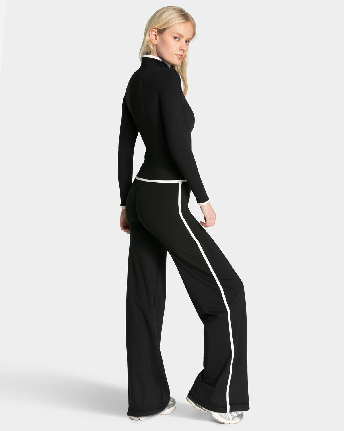 Soft Shaping Zip Jacket ‘Black’