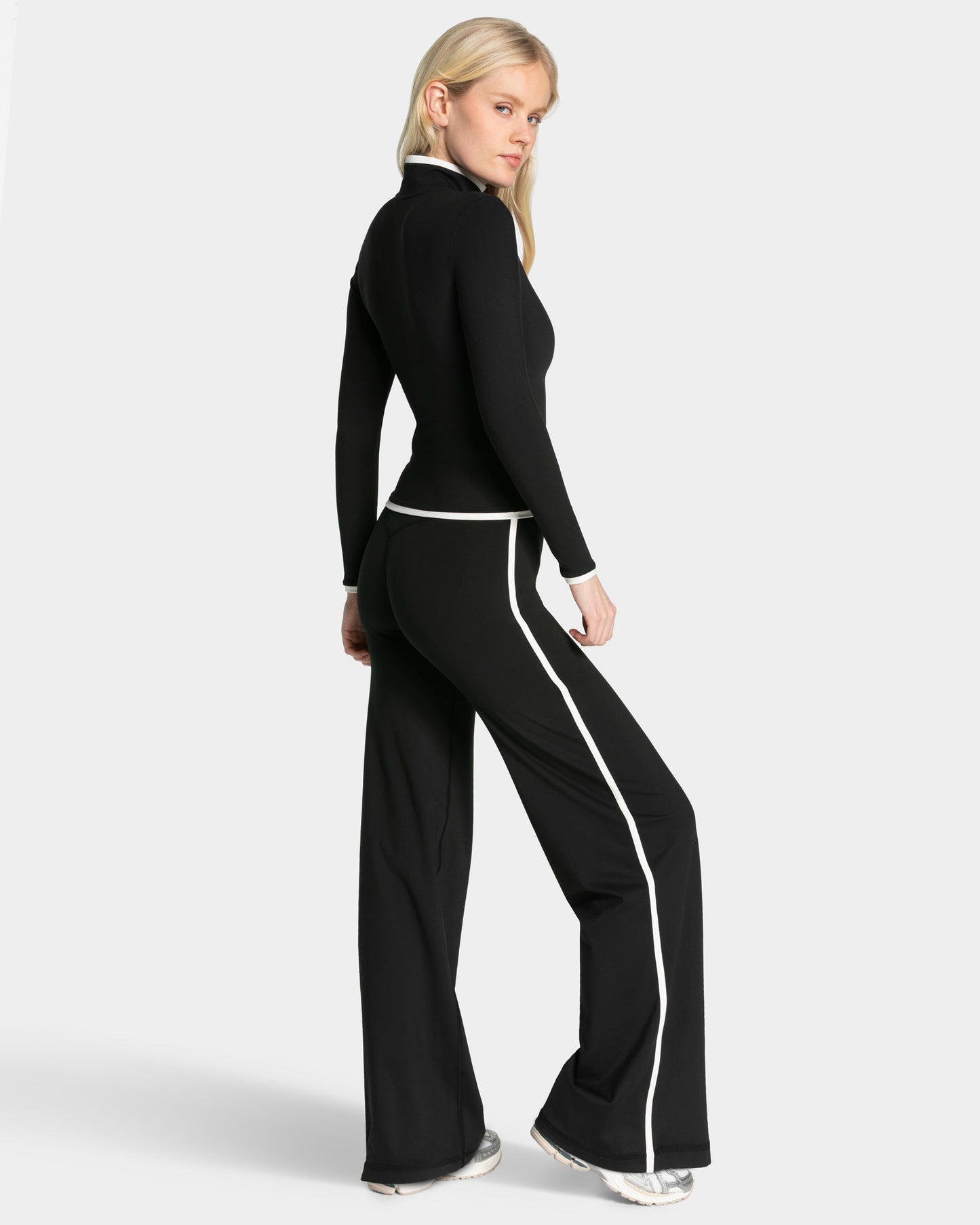 Soft Shaping Zip Jacket ‘Black’