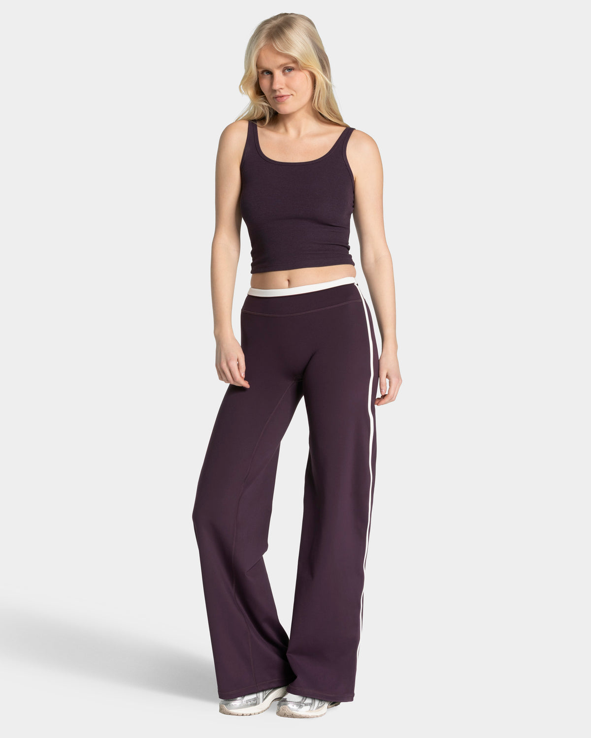 Pantaloni Soft Straight Leg Regular "Blackberry"