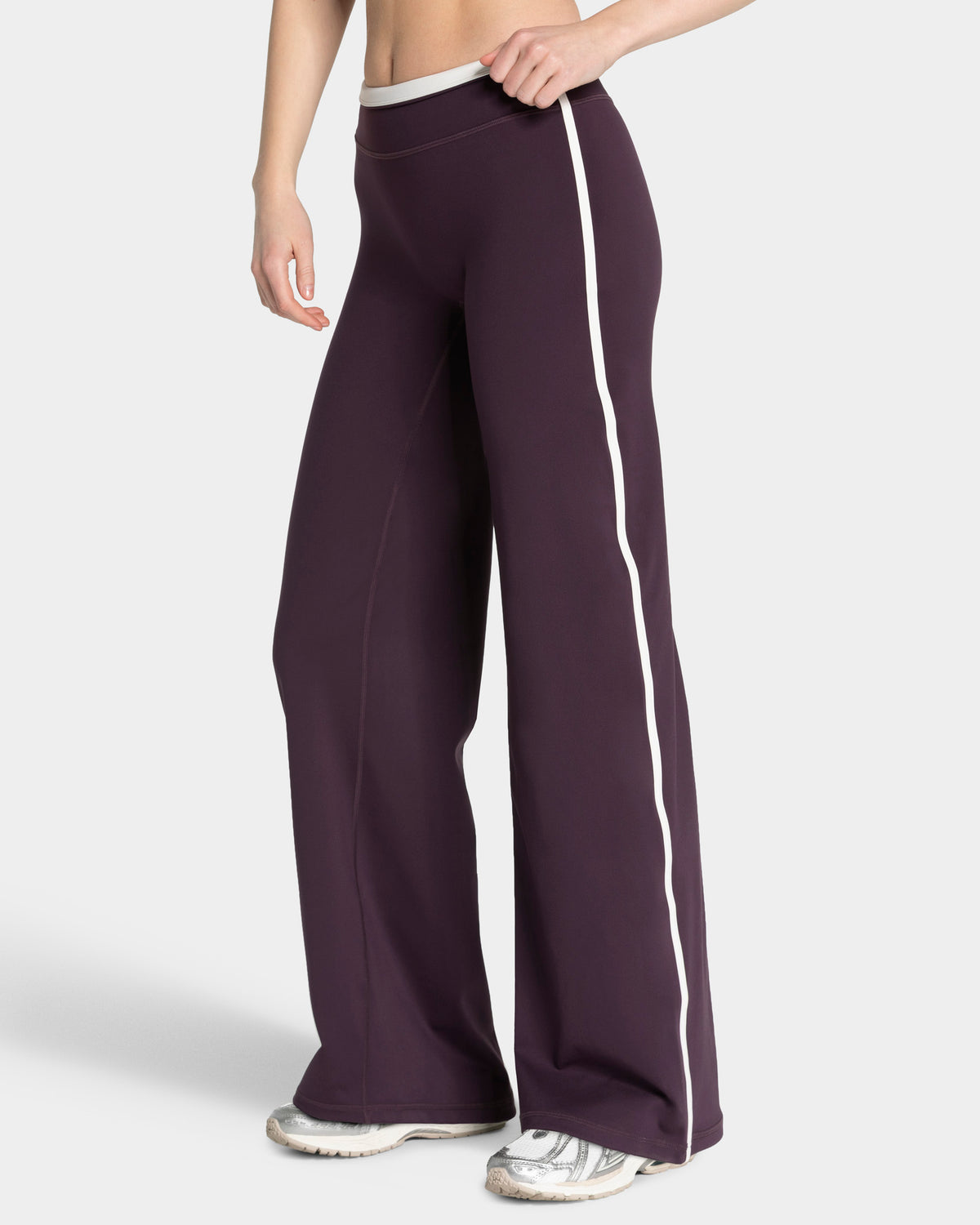 Pantaloni Soft Straight Leg Regular "Blackberry"