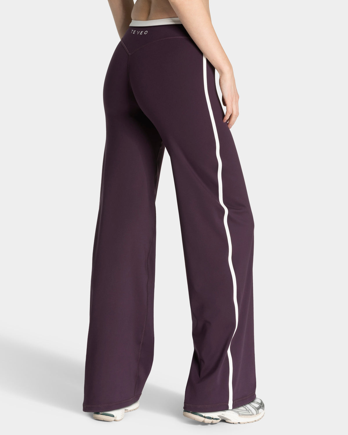 Pantaloni Soft Straight Leg Regular "Blackberry"