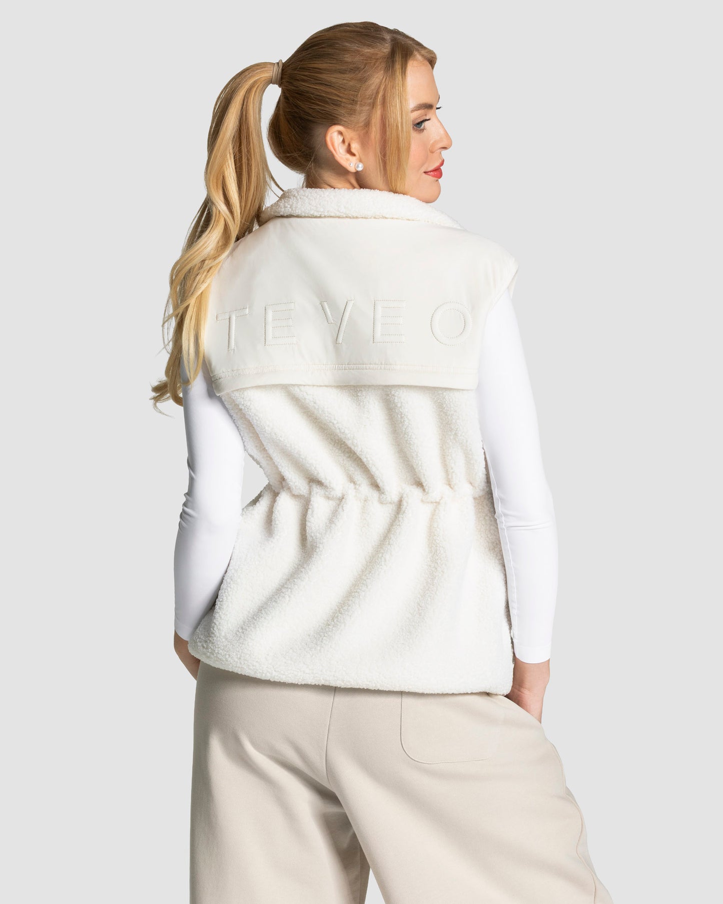 Studio Teddy Vest ‘Cream’