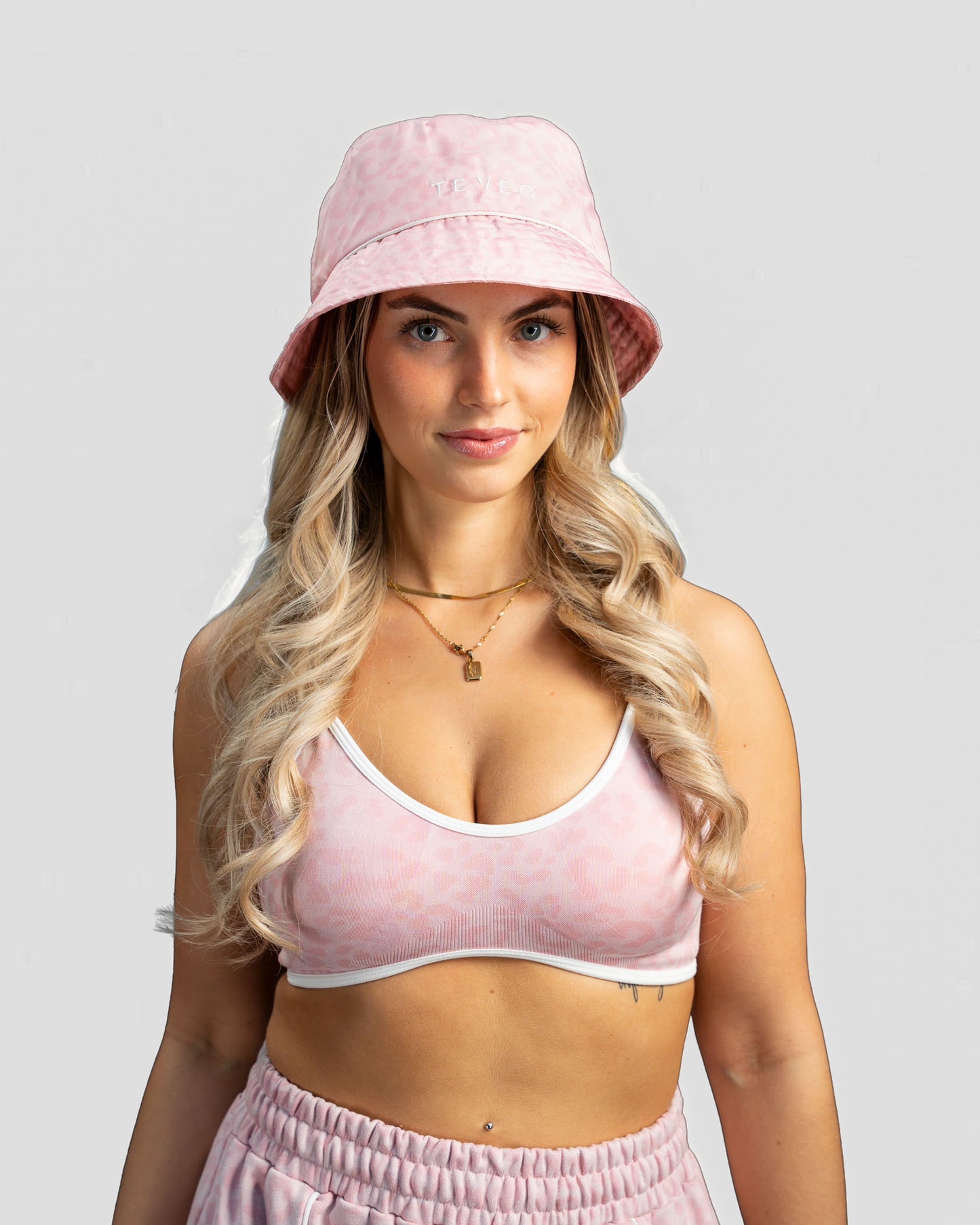Cappello a secchiello Contrastline “Stampa leopardata Rosa"