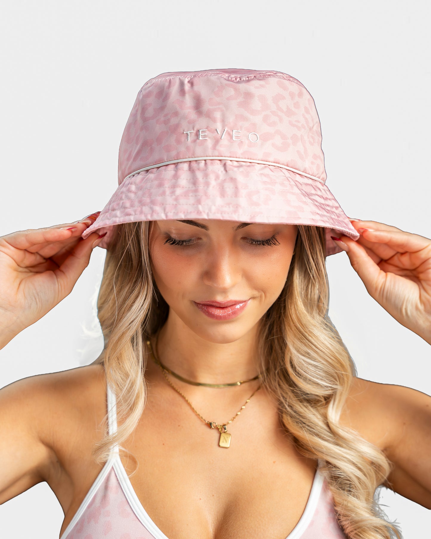 Cappello a secchiello Contrastline “Stampa leopardata Rosa"