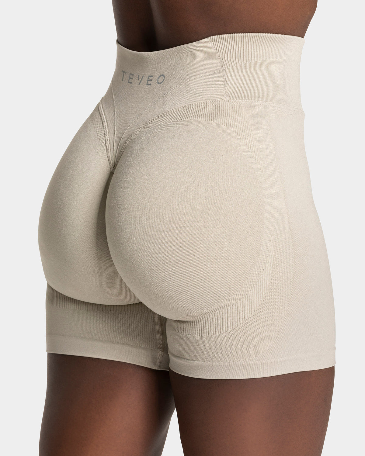 END Running Sculpt Scrunch Shorts ‘Latte’