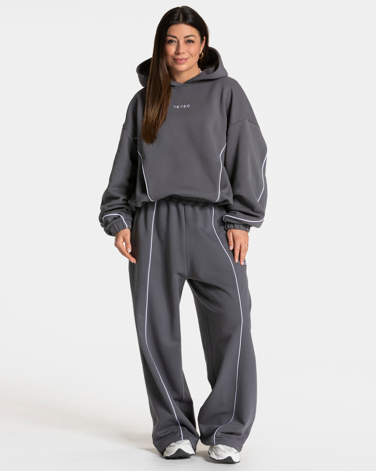 Contrastline Hooded Sweater ‘Graphite’