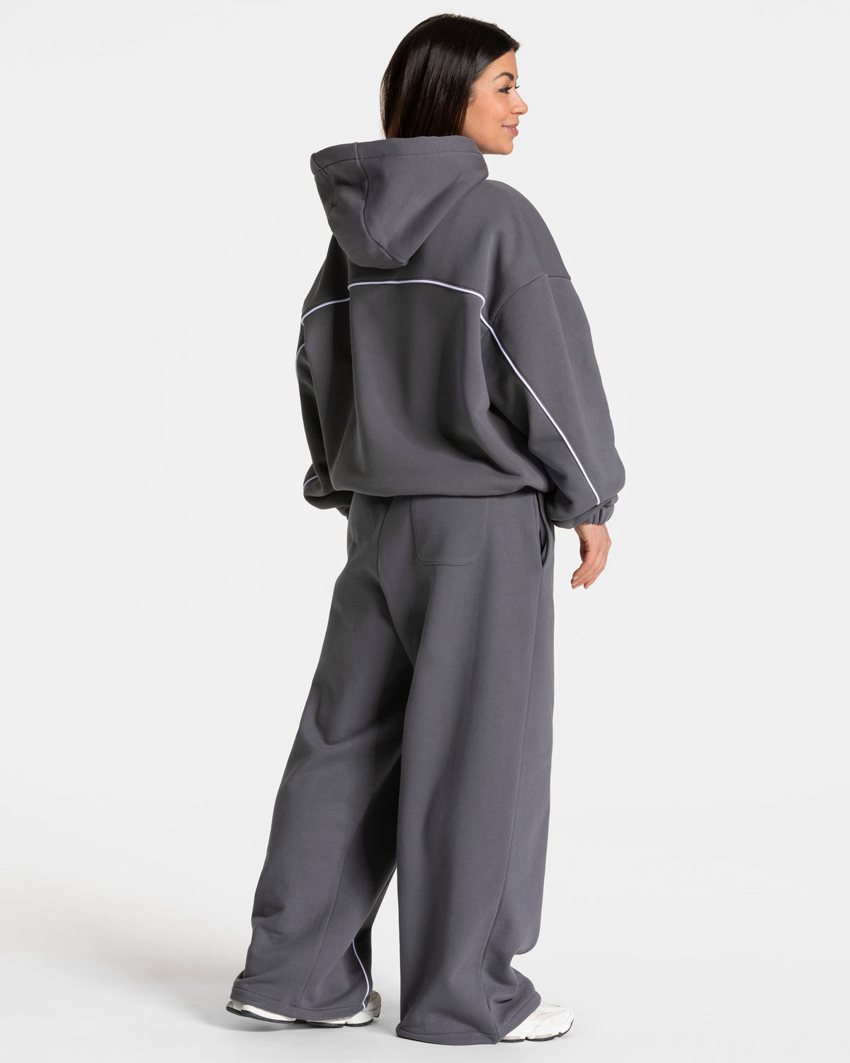 Contrastline Hooded Sweater ‘Graphite’