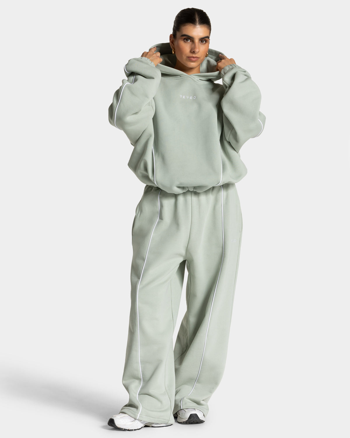 Contrastline Hooded Sweater ‘Pistachio’