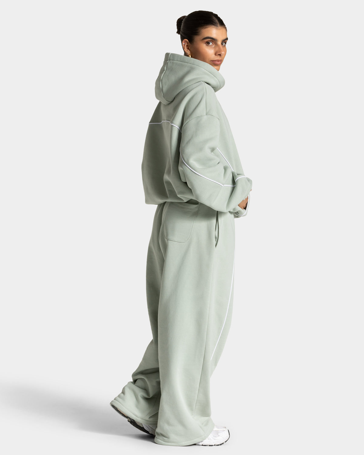 Contrastline Hooded Sweater ‘Pistachio’