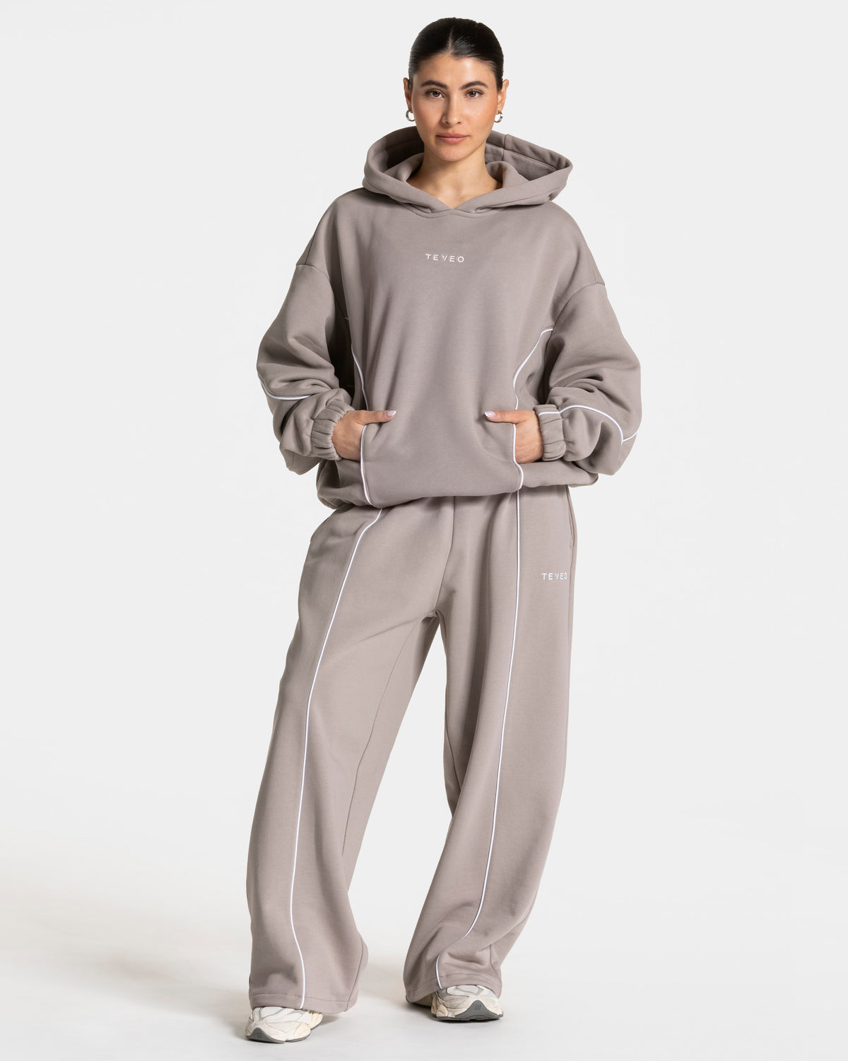 Contrastline Hooded Sweater "Stone"