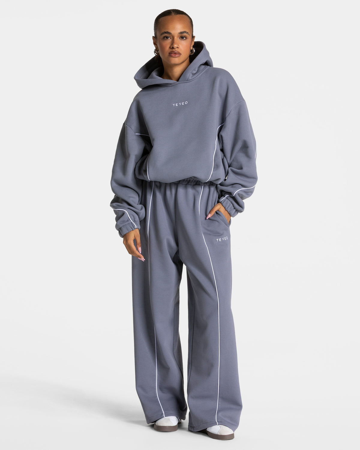 Contrastline Hooded Sweater ‘Ice Grey’