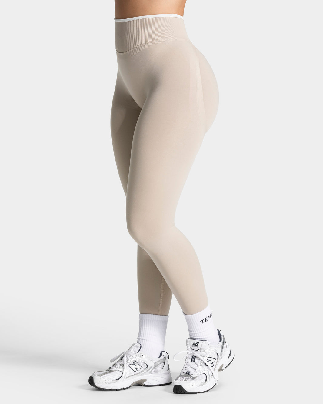 Legginsy Contrastline Sculpt Scrunch „Cream”