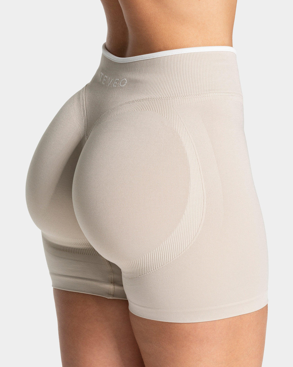 Szorty Contrastline Sculpt Scrunch „Cream”