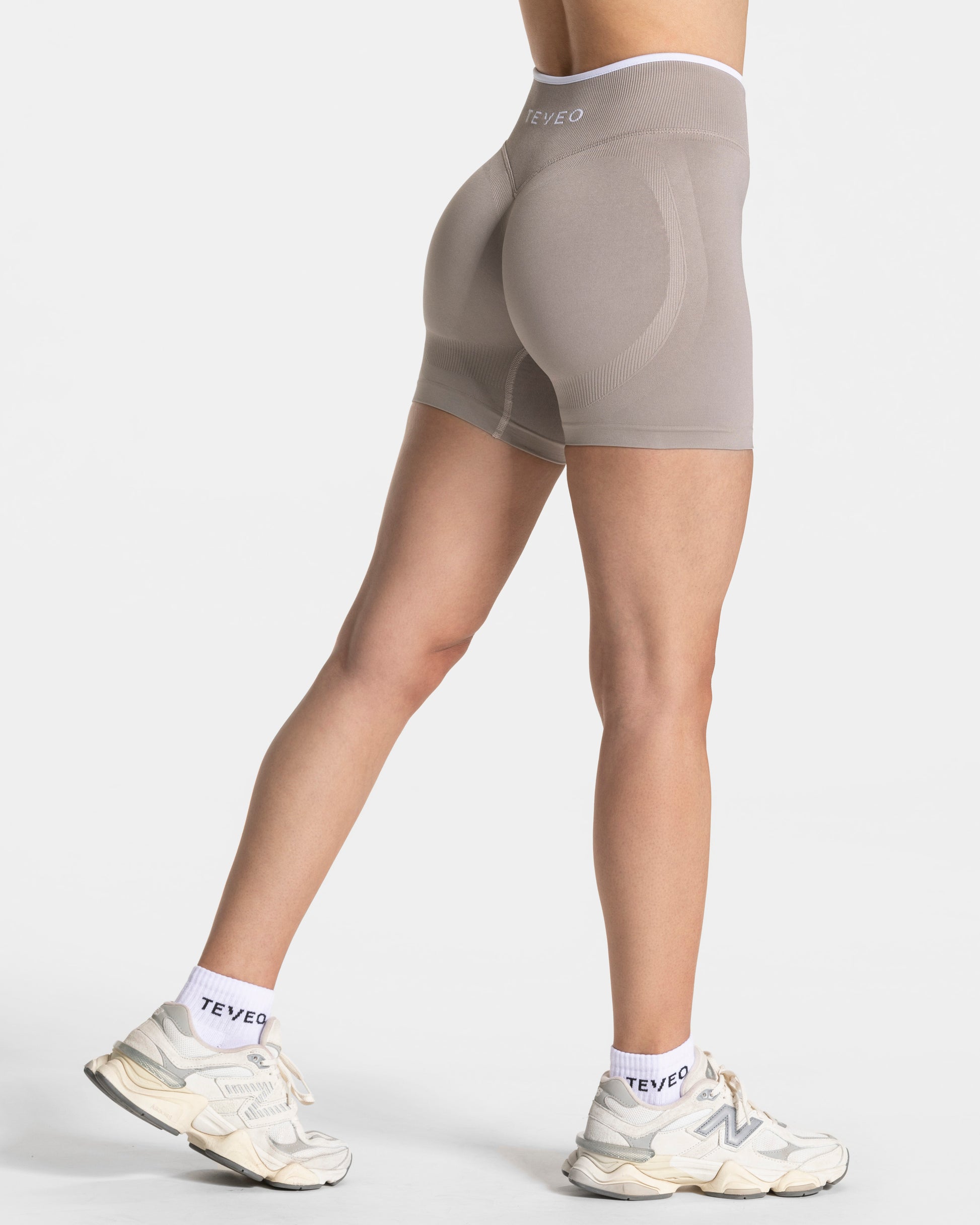 PAVOI Active Seamless Sculpting Shorts - High Waisted 6" Scrunch Butt Biker Shorts, Ribbed Fabric
