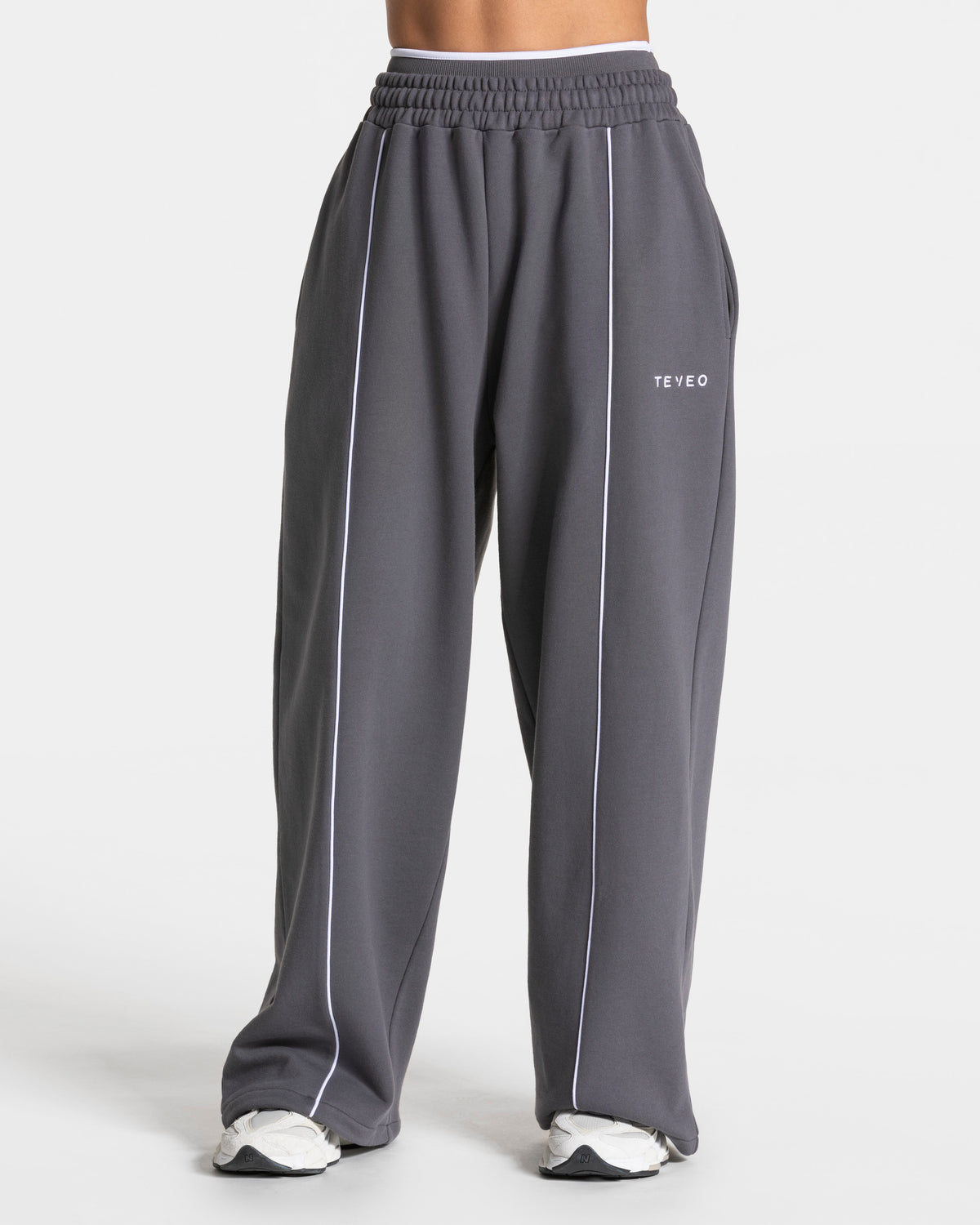 Contrastline Wide Leg Joggers ‘Graphite’