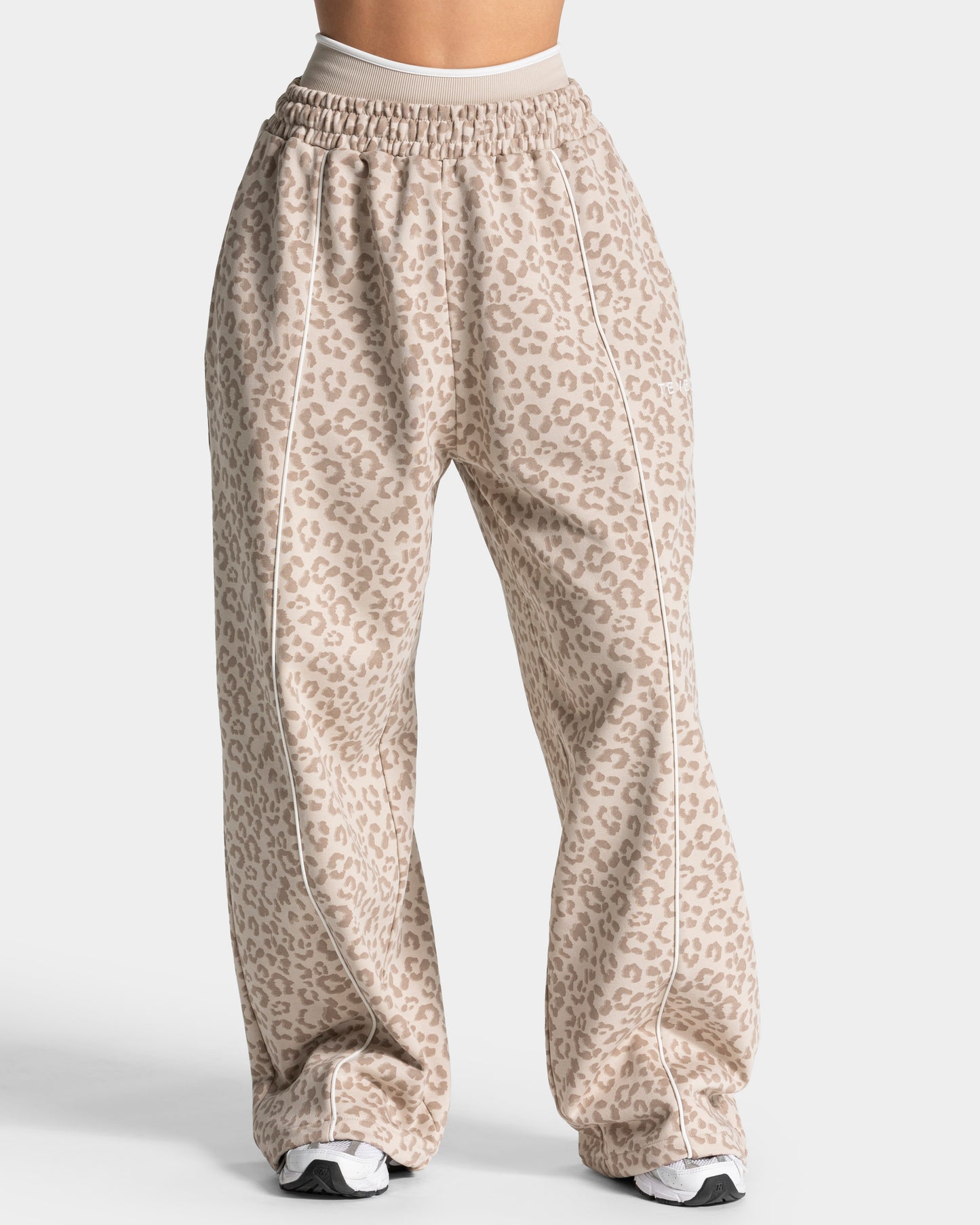 Contrastline Wide Leg Joggers ‘Cream Leopard’