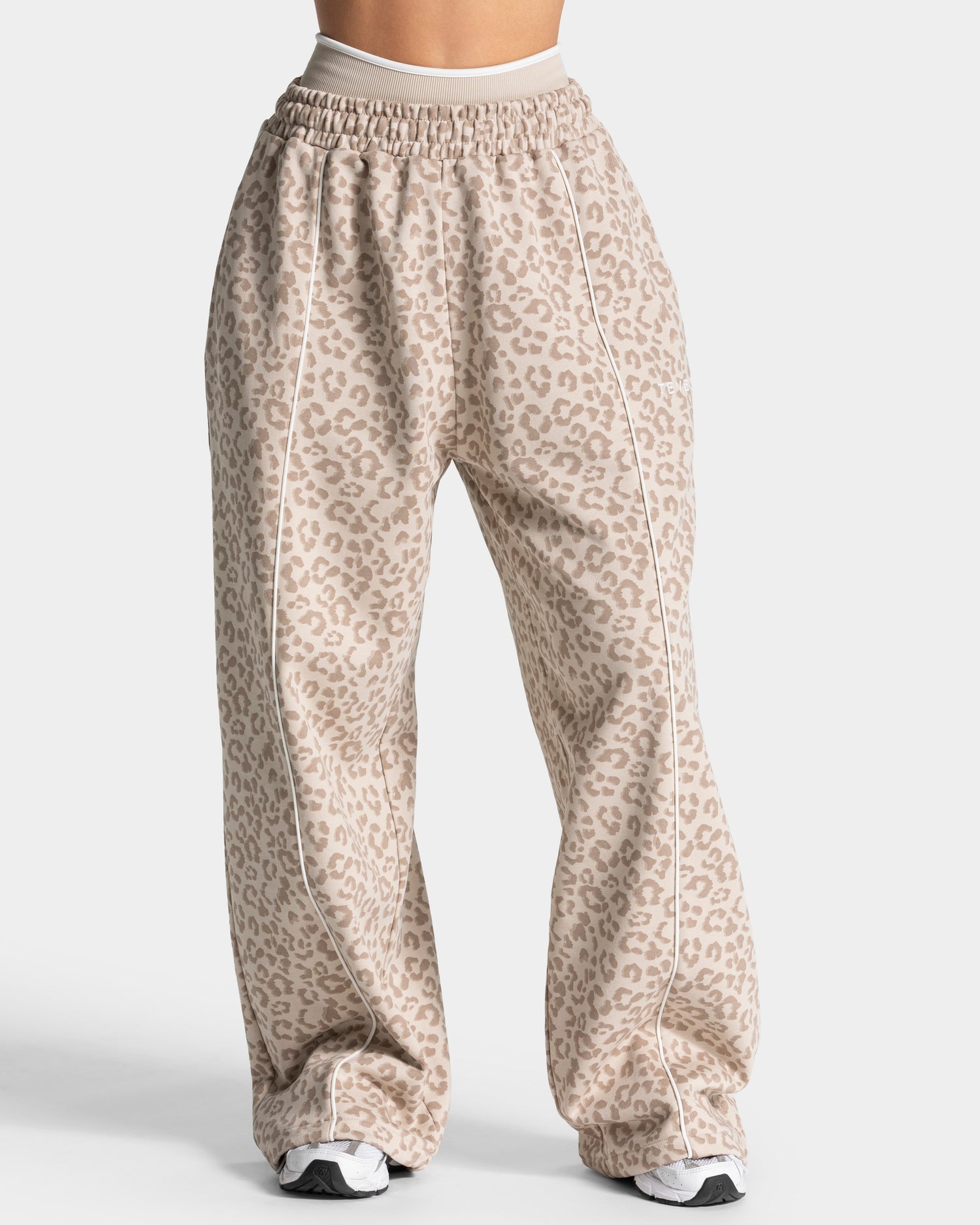 Leo Restock