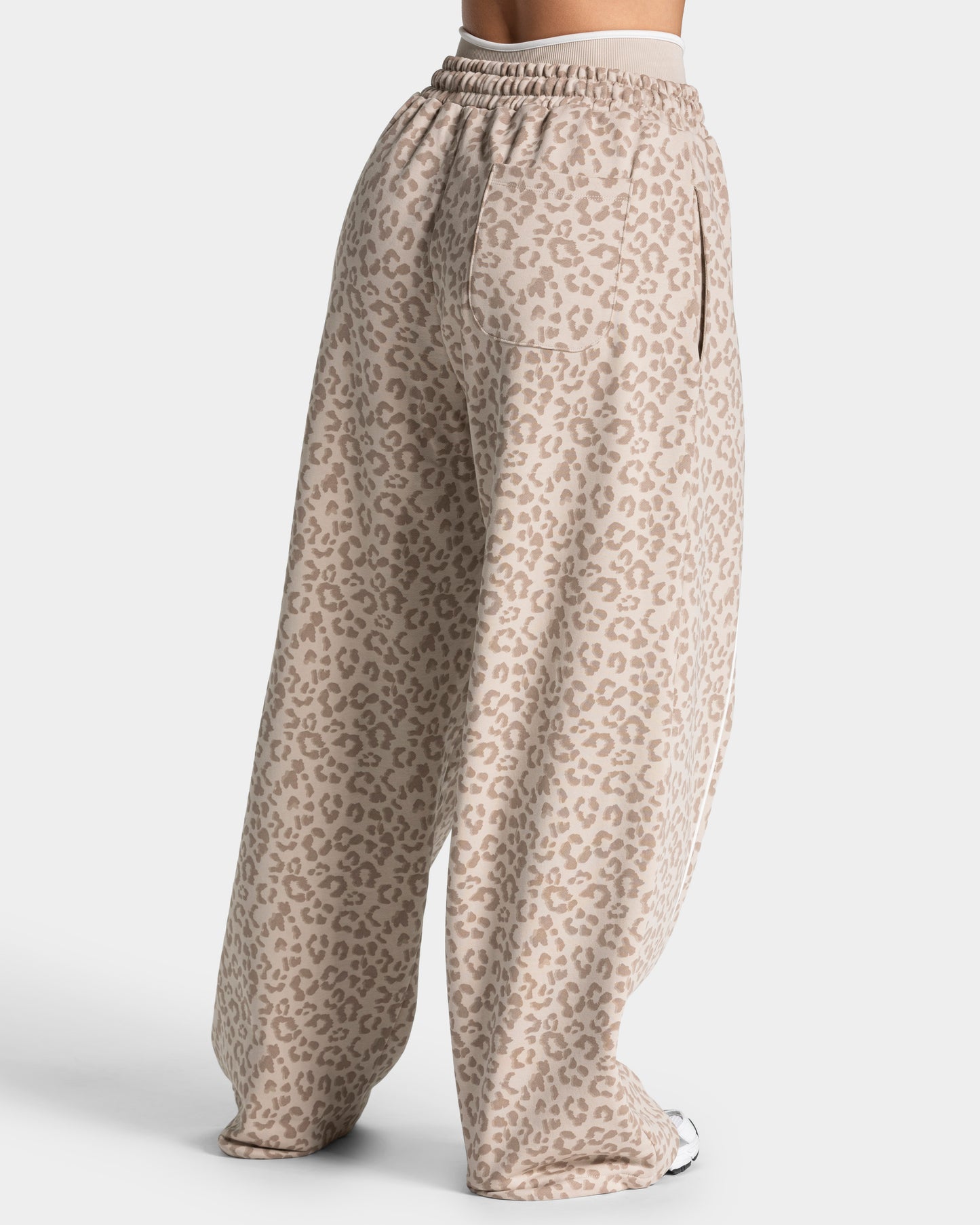 Contrastline Wide Leg Joggers ‘Cream Leopard’