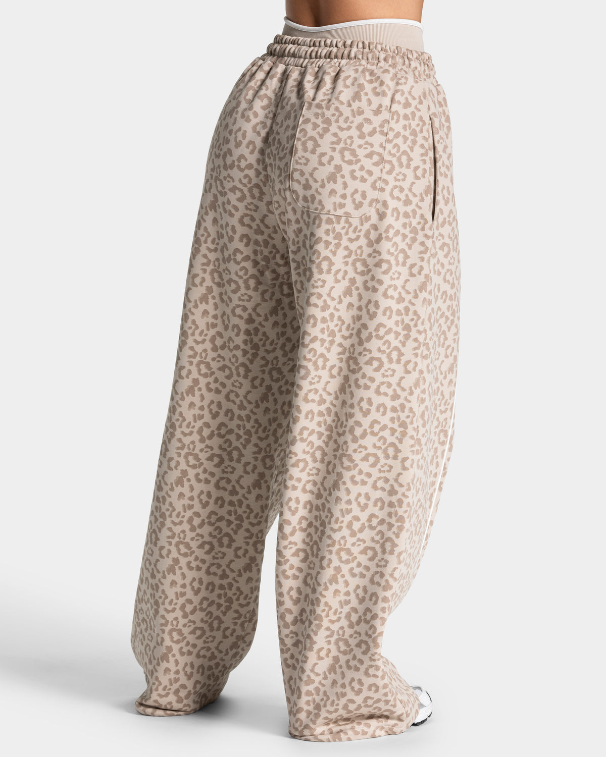 Contrastline Wide Leg Joggers ‘Cream Leopard’